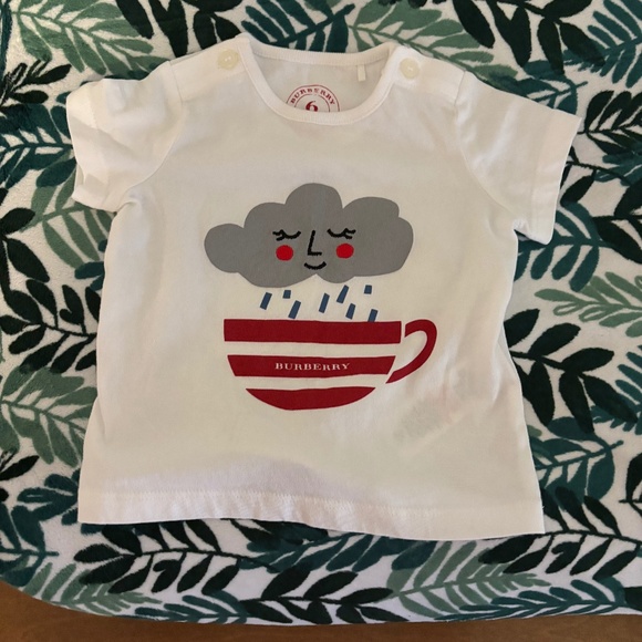 Burberry t-shirt